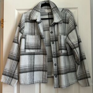 Plaid gray and white shacket
